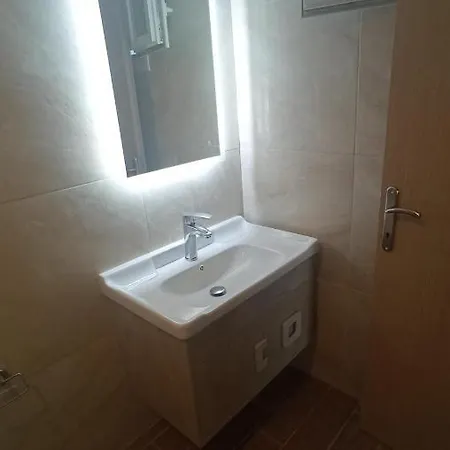 Zeus Throne Apart Otel