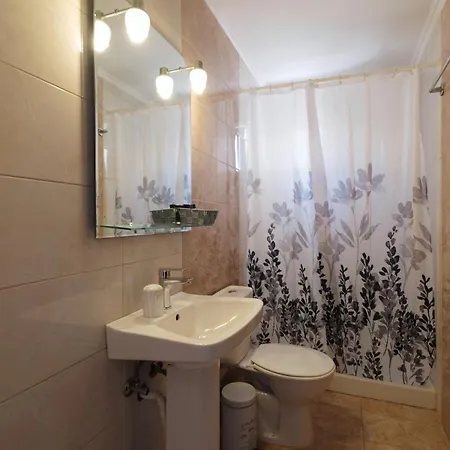 Zeus Throne Apart Otel *