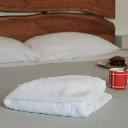 Zeus Throne Aparthotel *